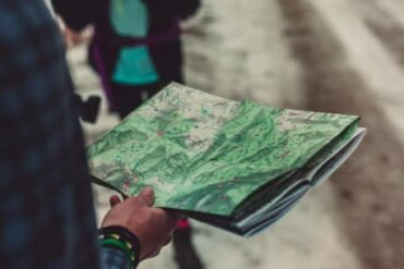 Studeren en Reizen: Hoe Een Reisbureau Studenten Kan Ontzorgen Tijdens het Scriptieproces